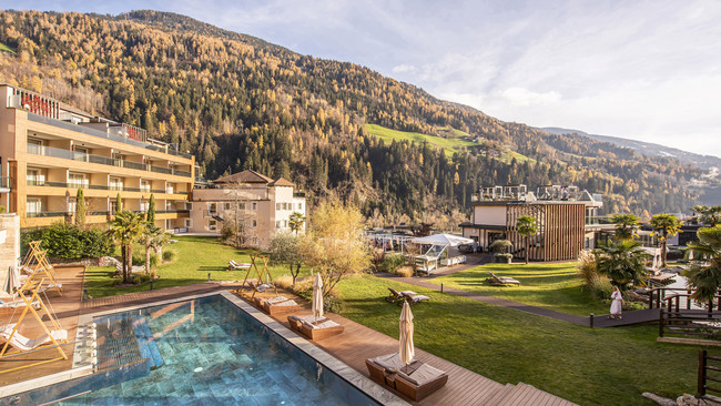Votre hôtel de luxe avec piscine dans le Tyrol du Sud Votre hôtel de luxe avec piscine dans le Tyrol du Sud