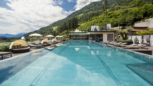 Votre hôtel de luxe avec piscine dans le Tyrol du Sud Votre hôtel de luxe avec piscine dans le Tyrol du Sud