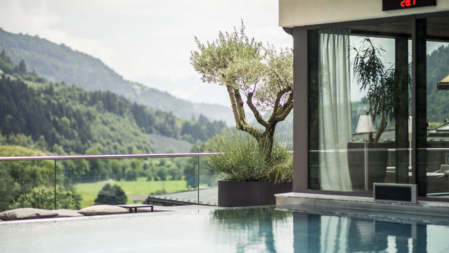 Votre hôtel de luxe avec piscine dans le Tyrol du Sud Votre hôtel de luxe avec piscine dans le Tyrol du Sud