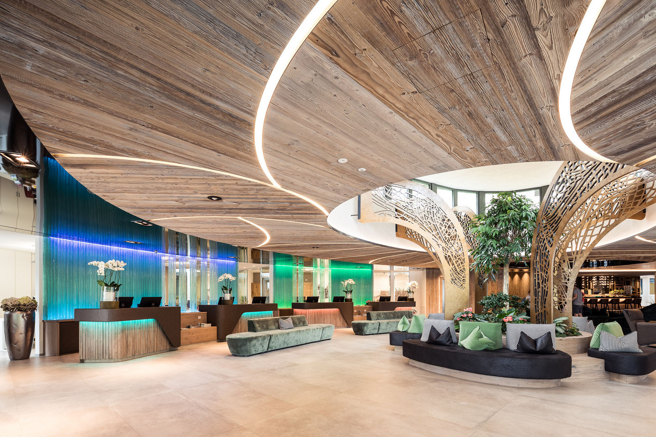 Das wohl luxuriöseste Wellnesshotel in Südtirol Das wohl luxuriöseste Wellnesshotel in Südtirol