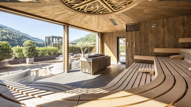 Das wohl luxuriöseste Wellnesshotel in Südtirol Das wohl luxuriöseste Wellnesshotel in Südtirol