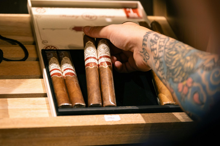 Die Hotelbar & Cigar-Lounge im Quellenhof Die Hotelbar & Cigar-Lounge im Quellenhof